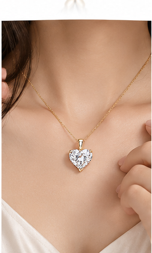 Heart 1.5ct lab-grown diamond necklace - model